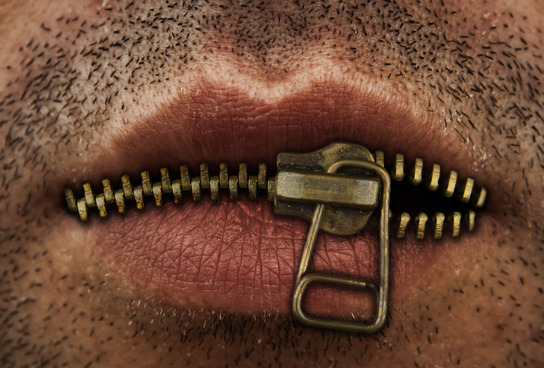 Zipper on mouth